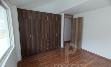 Casa por estrenar en venta dentro de urbanización. DOMOTIZADA viene con cámaras de seguridad, cerca eléctrica, puerta eléctrica de garage, citófono in