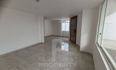 Casa por estrenar en venta dentro de urbanización. DOMOTIZADA viene con cámaras de seguridad, cerca eléctrica, puerta eléctrica de garage, citófono in