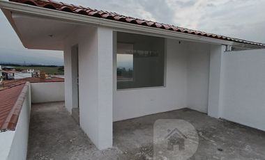 Casa por estrenar en venta dentro de urbanización. DOMOTIZADA viene con cámaras de seguridad, cerca eléctrica, puerta eléctrica de garage, citófono in