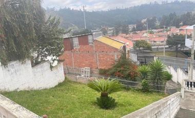 Villa en venta Condominio Privado, con amplias áreas vedes, sector Hospirío Cuenca