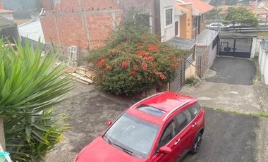 Villa en venta Condominio Privado, con amplias áreas vedes, sector Hospirío Cuenca