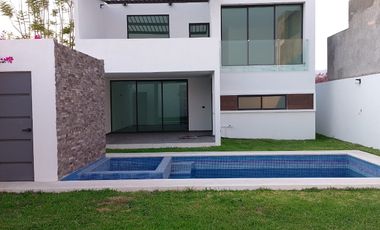 VENTA DE CASA DE 3 RECAMARAS CON ALBERCA