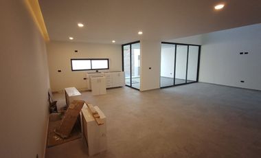 VENTA DE CASA DE 3 RECAMARAS CON ALBERCA