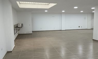 VENDO LOCAL COMERCIAL EN EL CENTRO DE COPACABANA ANTIOQUIA.