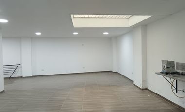 VENDO LOCAL COMERCIAL EN EL CENTRO DE COPACABANA ANTIOQUIA.
