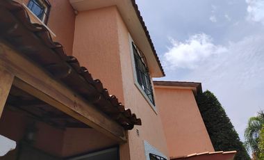 CASA EN VENTA SAUCES TEZOYUCA ESQUINA Y TERRENO PROPIO