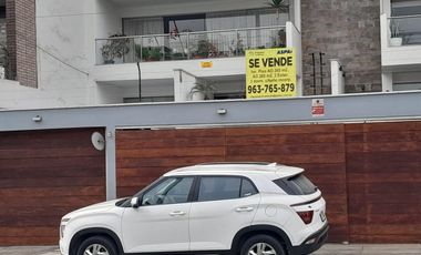 Flat 265m2 1er piso elevado
