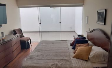 Flat 265m2 1er piso elevado
