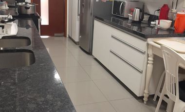 Flat 265m2 1er piso elevado