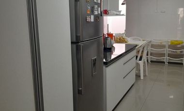 Flat 265m2 1er piso elevado