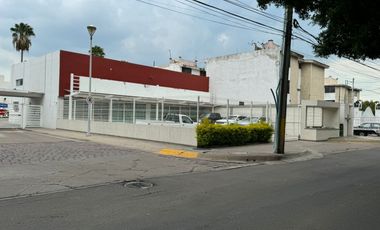 ¡Local en Renta en una Ubicación Ideal en Col. La Estancia!  Dirección: Ave. Jacarandas #457