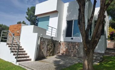 SE RENTA CASA AMUEBLADA Y EQUIPADA A 6 MINUTOS DE CCU2 CAMPUS BUAP, TETELA, PUEBLA.