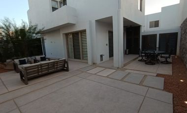Vendo Casa en Rivello Residencial en Hermosillo Sonora al poniente de la ciudad, Seguridad 24/7