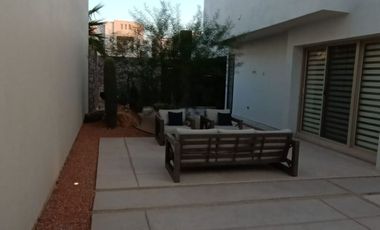 Vendo Casa en Rivello Residencial en Hermosillo Sonora al poniente de la ciudad, Seguridad 24/7