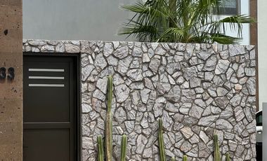 Vendo Casa en Rivello Residencial en Hermosillo Sonora al poniente de la ciudad, Seguridad 24/7