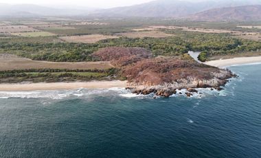 TERRENO FRENTE AL MAR EN PUERTO ESCONDIDO