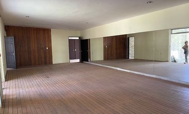 PROPIEDAD EN RENTA PARA OFICINAS, UN NIVEL, COLONIA CENTRICA EN CUERNAVACA, MORELOS.