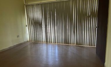 PROPIEDAD EN RENTA PARA OFICINAS, UN NIVEL, COLONIA CENTRICA EN CUERNAVACA, MORELOS.