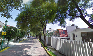 ¡¡Atención Inversionistas!! Venta de Casa en Remate Bancario, Col. Fuentes del Pedregal, CDMX.