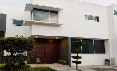 Casa en Olivos Residencial con terminados de lujo