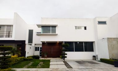 Casa en Olivos Residencial con terminados de lujo