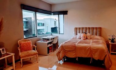 Casa en Olivos Residencial con terminados de lujo