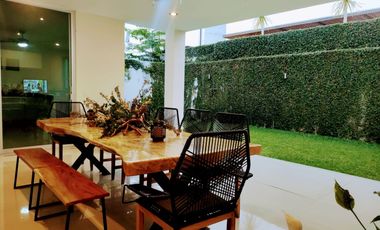 Casa en Olivos Residencial con terminados de lujo