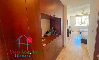 En exclusivo edificio. Depa de playa con terraza y vista frontal al mar