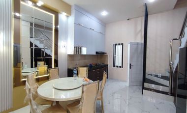 Dijual Rumah Baru 3 Lantai di Berjaya Mansion Jl. Pendidikan, Medan