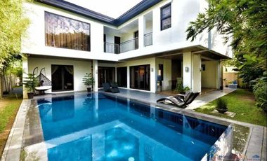 𝐇𝐨𝐮𝐬𝐞 𝐚𝐧𝐝 𝐋𝐨𝐭 𝐟𝐨𝐫 𝐒𝐚𝐥𝐞 𝐚𝐭 𝐀𝐲𝐚𝐥𝐚 𝐖𝐞𝐬𝐭𝐠𝐫𝐨𝐯𝐞 𝐇𝐞𝐢𝐠𝐡𝐭𝐬 𝐢𝐧 𝐂𝐚𝐯𝐢𝐭𝐞 𝐂𝐢𝐭𝐲