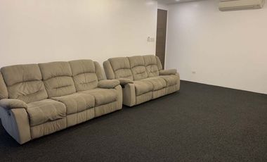 𝐇𝐨𝐮𝐬𝐞 𝐚𝐧𝐝 𝐋𝐨𝐭 𝐟𝐨𝐫 𝐒𝐚𝐥𝐞 𝐚𝐭 𝐀𝐲𝐚𝐥𝐚 𝐖𝐞𝐬𝐭𝐠𝐫𝐨𝐯𝐞 𝐇𝐞𝐢𝐠𝐡𝐭𝐬 𝐢𝐧 𝐂𝐚𝐯𝐢𝐭𝐞 𝐂𝐢𝐭𝐲