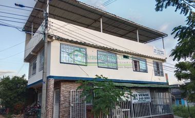 Vendemos casa de dos pisos con terraza cubierta