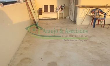Vendemos casa de dos pisos con terraza cubierta