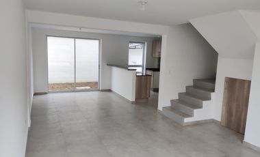 CASA DE ARRIENDO 3 HABITACIONES SECTOR POMASQUI. A POCOS METROS DEL SUPERMAXI