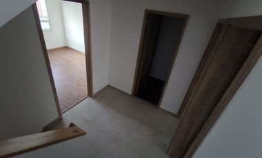 CASA DE ARRIENDO 3 HABITACIONES SECTOR POMASQUI. A POCOS METROS DEL SUPERMAXI