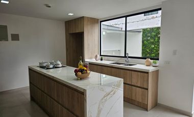 Casa por estrenar  - 3 dormitorios en la Primavera - Cumbayá Quito Ecuador
