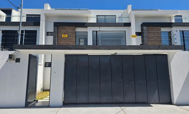 Casa por estrenar  - 3 dormitorios en la Primavera - Cumbayá Quito Ecuador