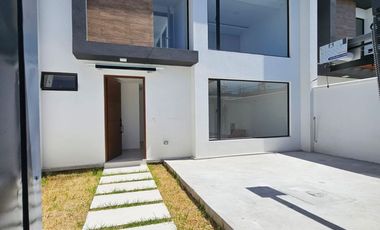 Casa por estrenar  - 3 dormitorios en la Primavera - Cumbayá Quito Ecuador
