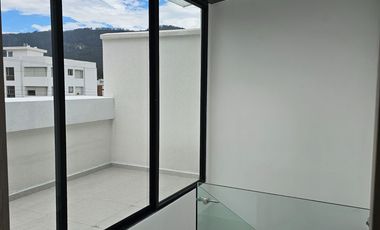 Casa por estrenar  - 3 dormitorios en la Primavera - Cumbayá Quito Ecuador