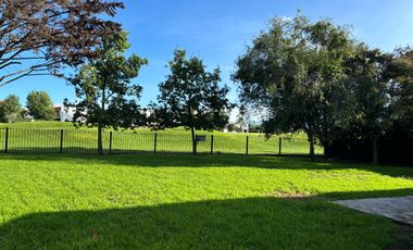 COLINDA CON CAMPO DE GOLF - HERMOSA CASA $85,000 INFORMES 442148----