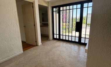 COLINDA CON CAMPO DE GOLF - HERMOSA CASA $85,000 INFORMES 442148----