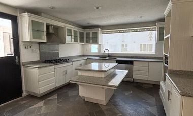 COLINDA CON CAMPO DE GOLF - HERMOSA CASA $85,000 INFORMES 442148----