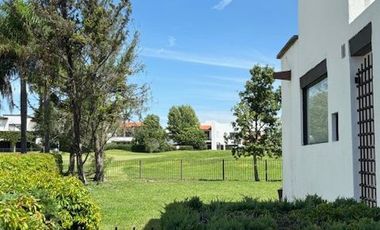 COLINDA CON CAMPO DE GOLF - HERMOSA CASA $85,000 INFORMES 442148----