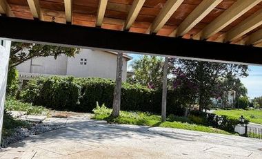 COLINDA CON CAMPO DE GOLF - HERMOSA CASA $85,000 INFORMES 442148----