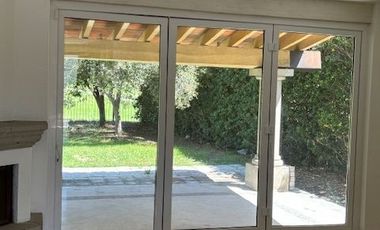 COLINDA CON CAMPO DE GOLF - HERMOSA CASA $85,000 INFORMES 442148----
