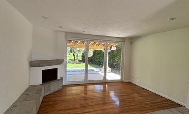 COLINDA CON CAMPO DE GOLF - HERMOSA CASA $85,000 INFORMES 442148----
