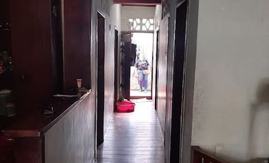 IMPORTANTE .. VENTA O RENTA DE CASA ANTIGUA CERCA DE ZONAS COMERCIALES .. CON LOCAL COMERCIAL PRECIO RENTA CASA 350$ Y LOCAL  350$