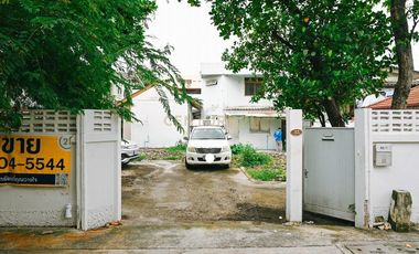 The plot of land is very beautiful! “Thru 2 Soi” 121 sq m. Soi Ari Samphan 5-6 Phahon Yothin Road, Rama 6, BTS Ari No.42-LA-67024