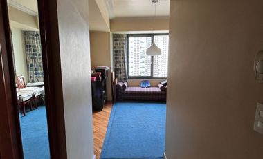3BR Condominium for Sale in Amorsolo Square East Tower, Rockwell