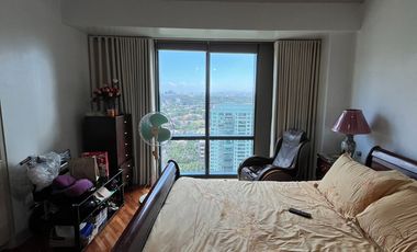3BR Condominium for Sale in Amorsolo Square East Tower, Rockwell